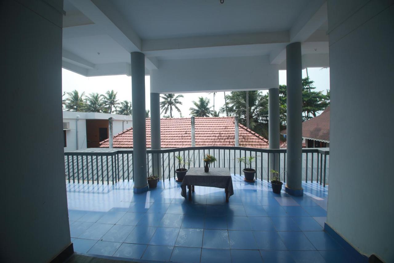 Black Beach Resort Varkala Exterior foto